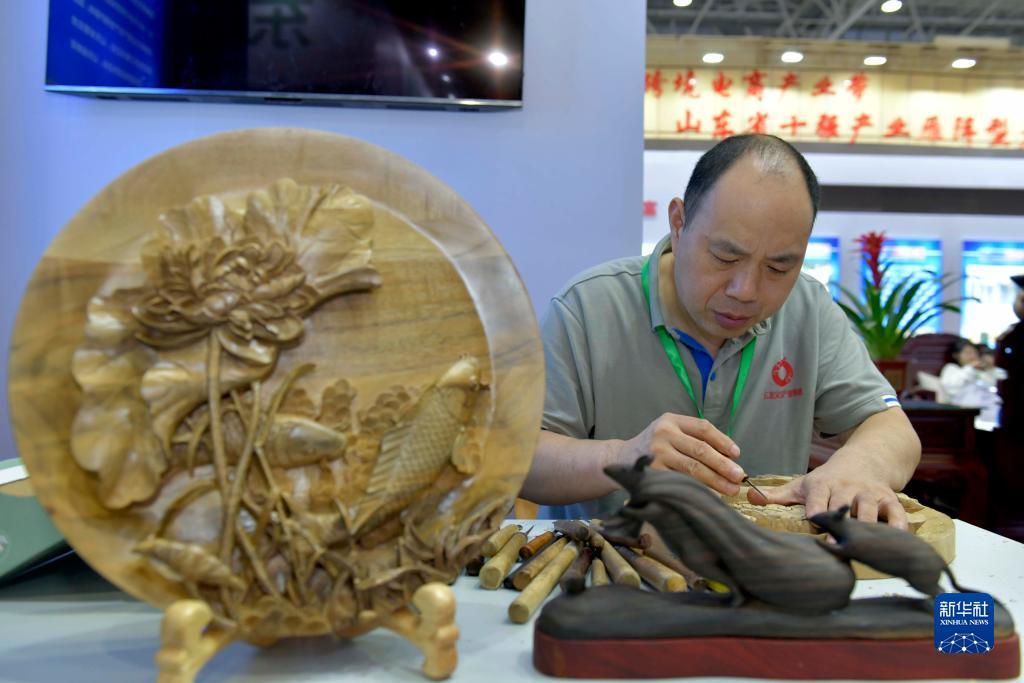 免费炸金花下载